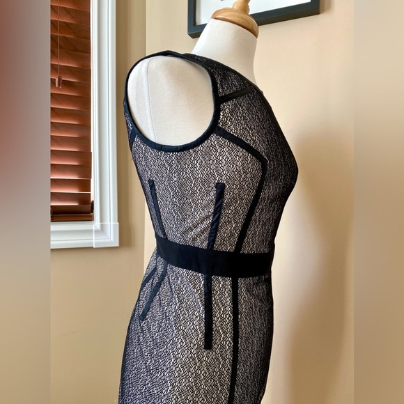 NWOT - BANANA REPUBLIC sheath dress, size 2 - Picture 2 of 6